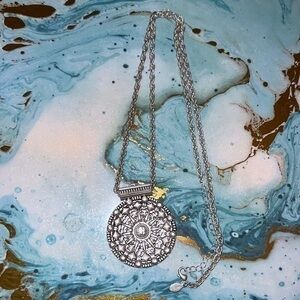 ▶️ Heidi Klum ◀️ Wildlife Necklace